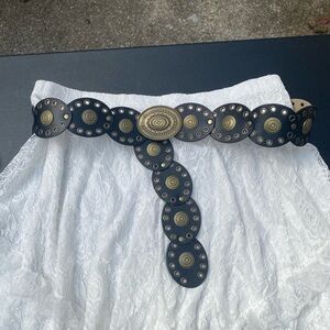 SHEIN White Lace Skirt with Decorative Belt